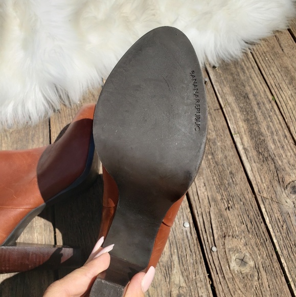 Banana Republic 8M Ankle Booties Heel - Picture 4 of 5